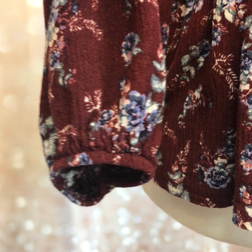 American Eagle Ruffled Top - Picture 6 of 6